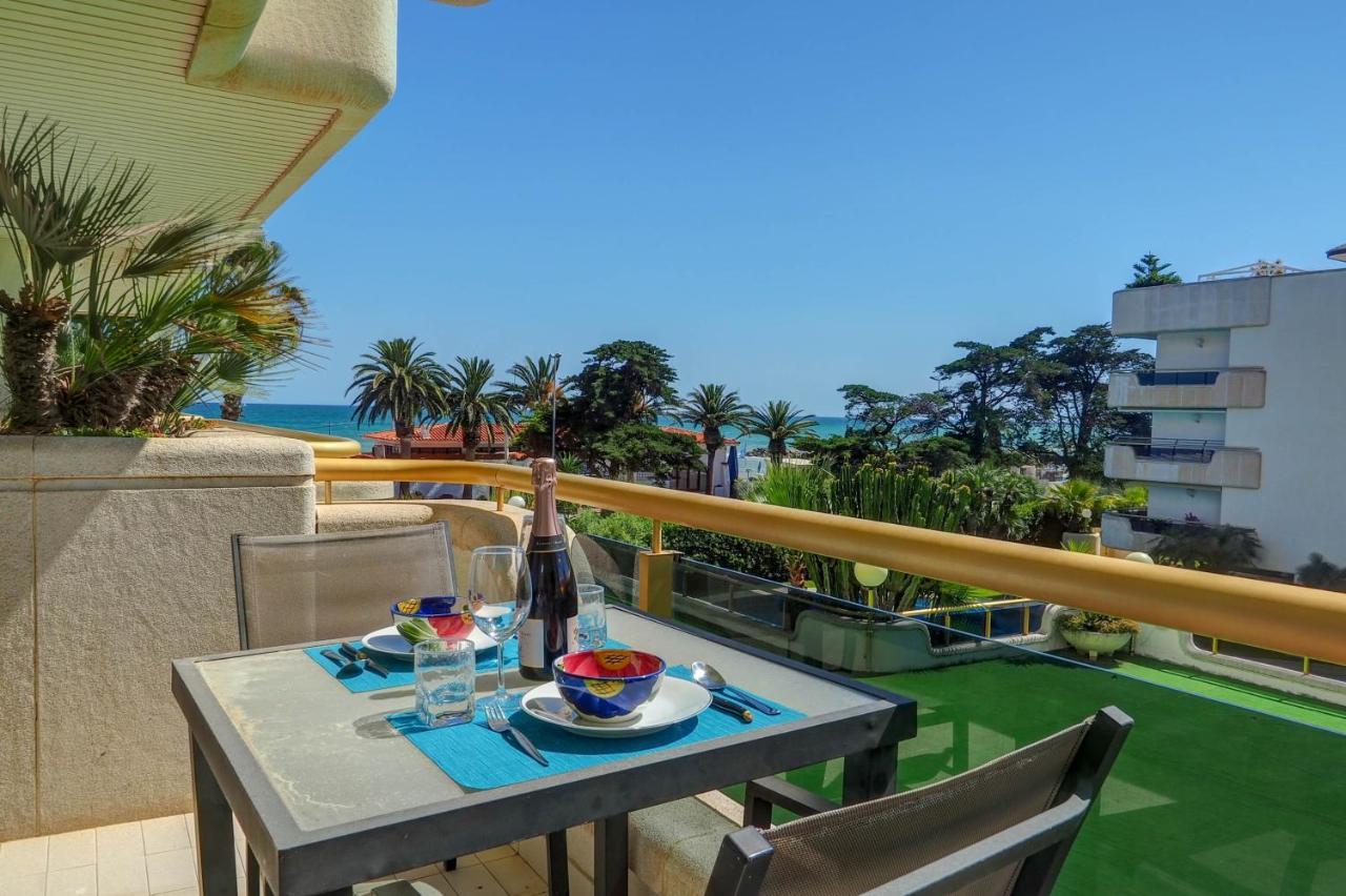 Mediterraneo Seaview Apartment By Hello Homes Ситжес Екстериор снимка