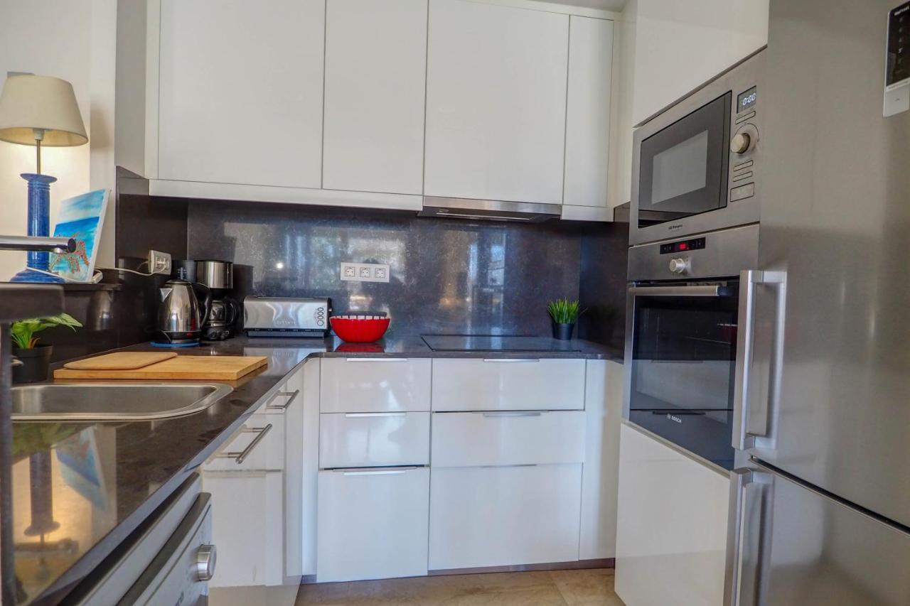 Mediterraneo Seaview Apartment By Hello Homes Ситжес Екстериор снимка