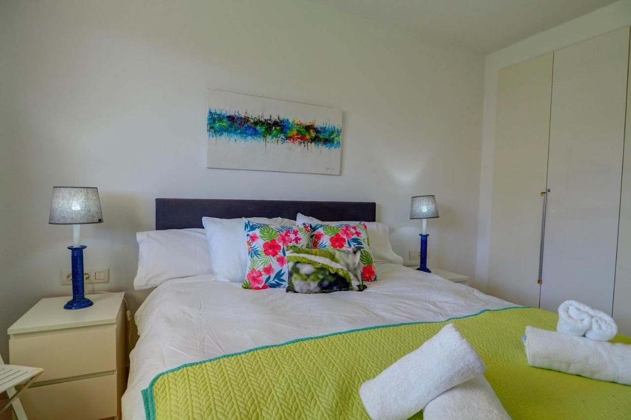 Mediterraneo Seaview Apartment By Hello Homes Ситжес Екстериор снимка