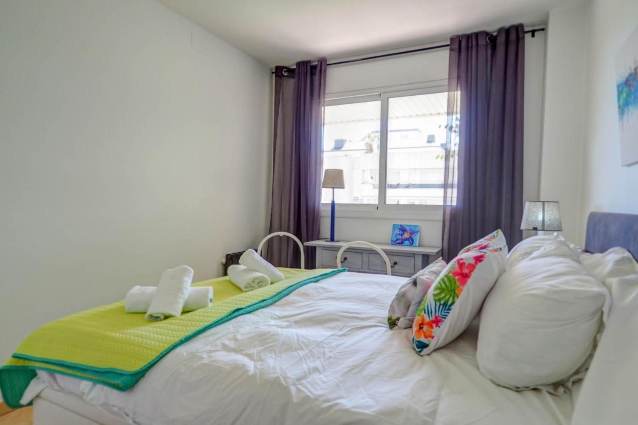 Mediterraneo Seaview Apartment By Hello Homes Ситжес Екстериор снимка