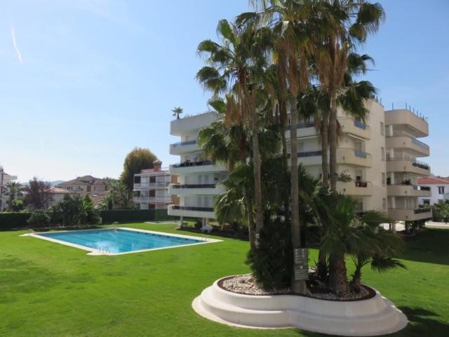 Mediterraneo Seaview Apartment By Hello Homes Ситжес Екстериор снимка
