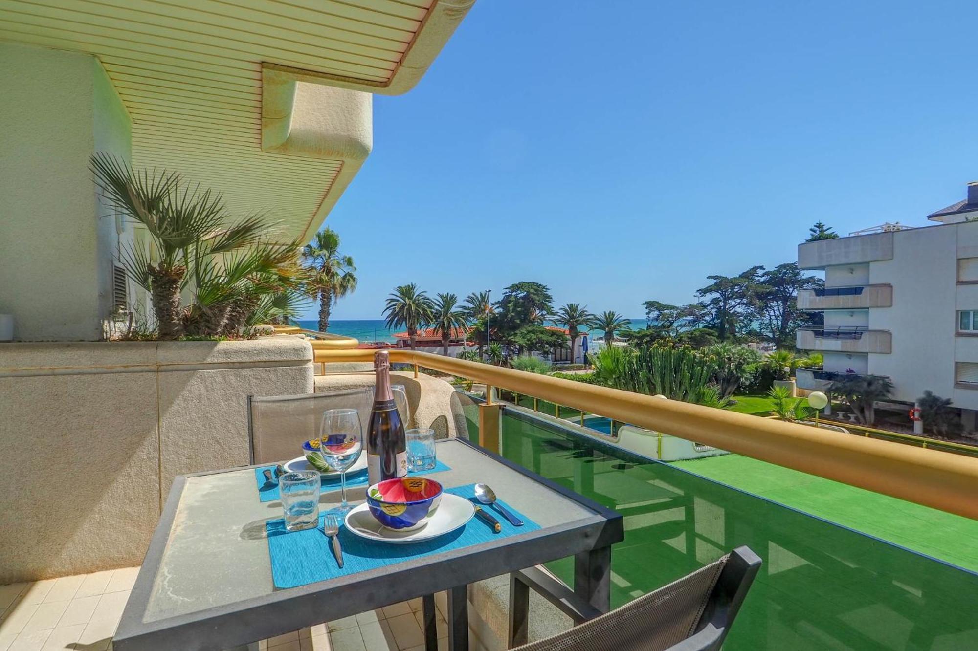 Mediterraneo Seaview Apartment By Hello Homes Ситжес Екстериор снимка