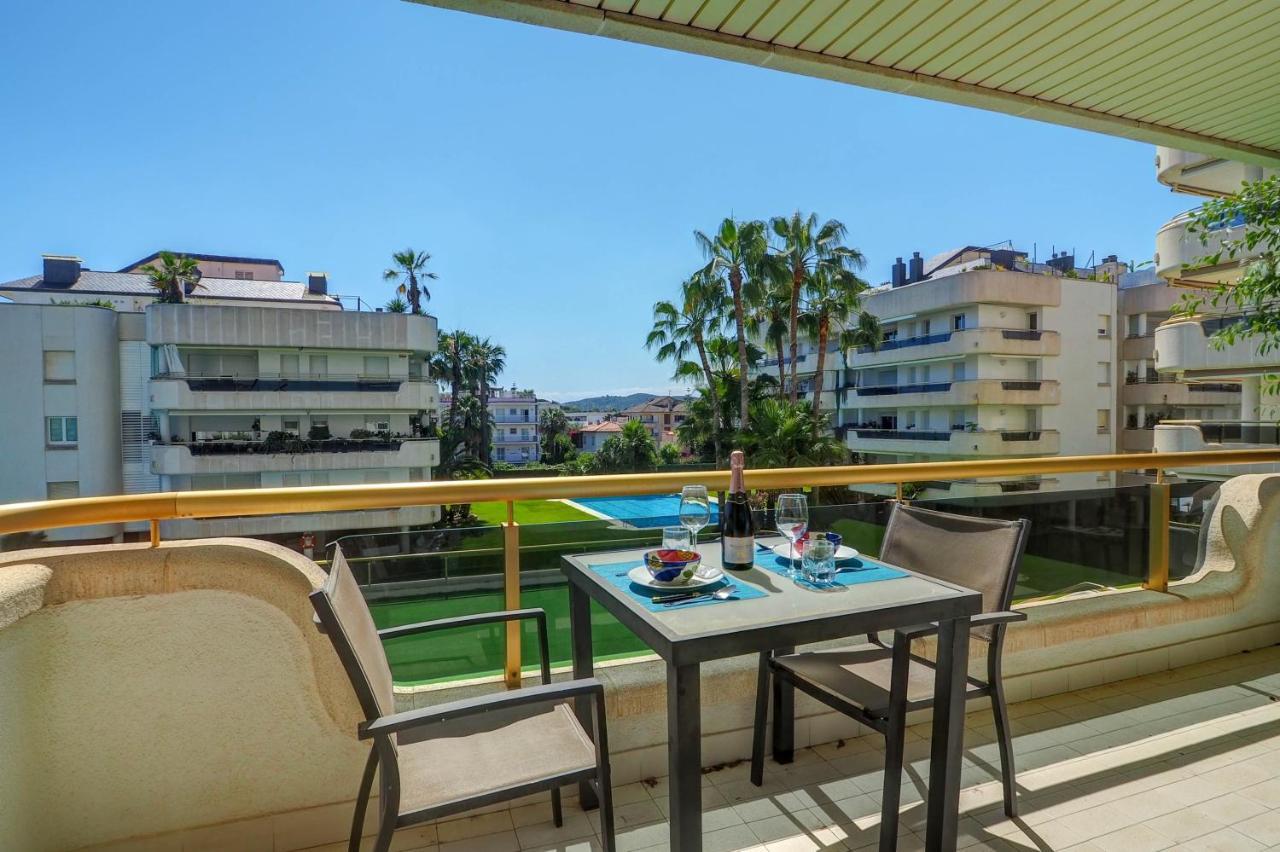 Mediterraneo Seaview Apartment By Hello Homes Ситжес Екстериор снимка