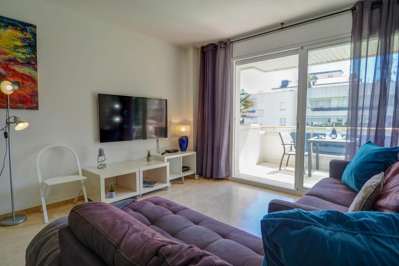 Mediterraneo Seaview Apartment By Hello Homes Ситжес Екстериор снимка