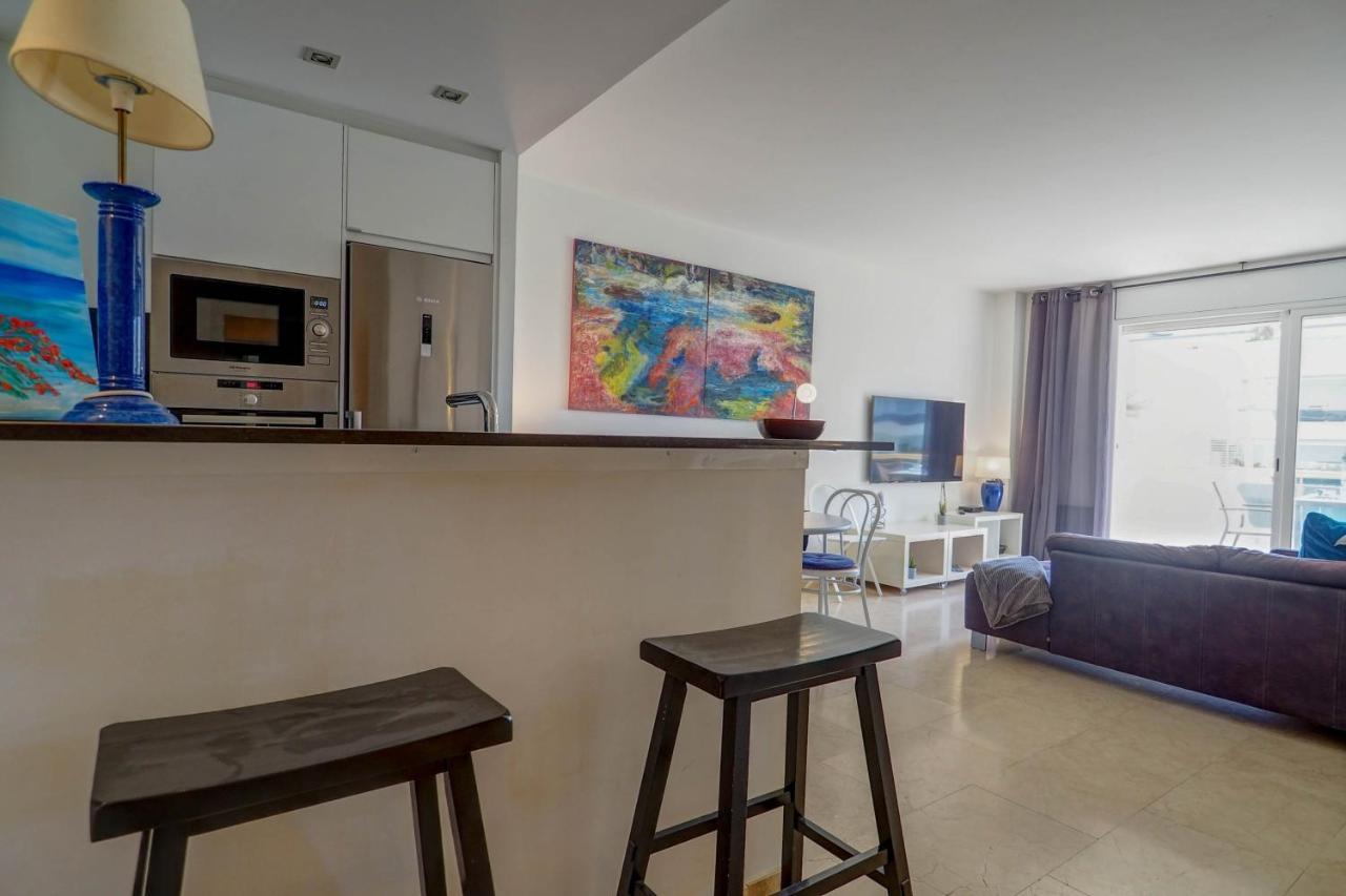 Mediterraneo Seaview Apartment By Hello Homes Ситжес Екстериор снимка